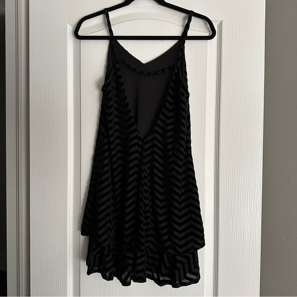 Audrey 3+1 Black Velvet Zigzag Striped Mini Dress - Picture 11 of 13